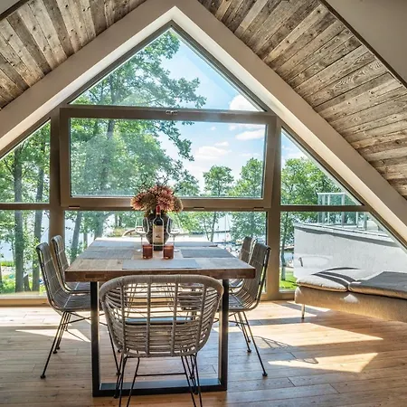 Nautica Aparthotel 4*